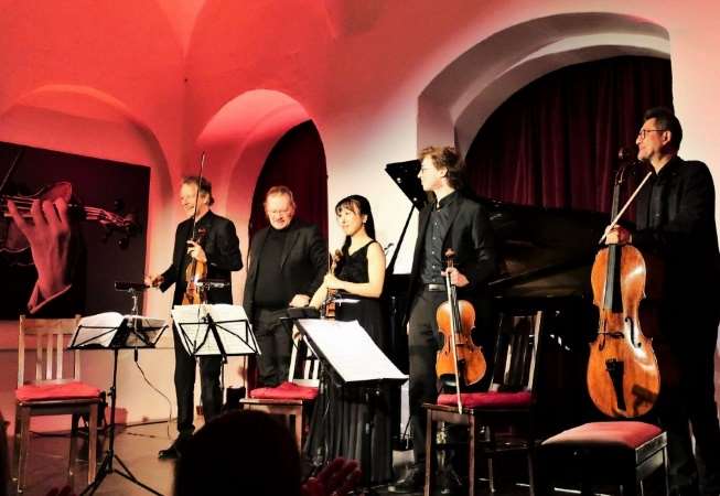 ASIA Benefizkonzert mit Prof. Wen-Sinn Yang and friends